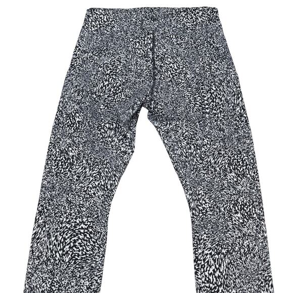 LULULEMON InStill High-Rise Tight 28" Sz 10 Warped Grain Alpine White Black - Picture 7 of 8